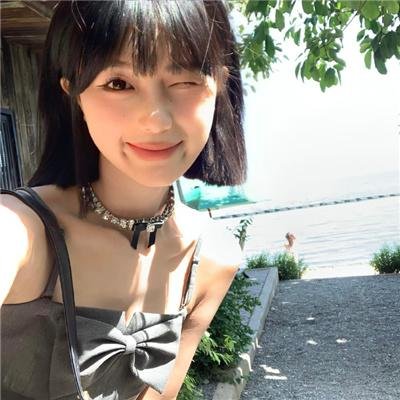 凝视蕾妮玛莉佛森封面